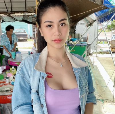 ออย รอยจูบ