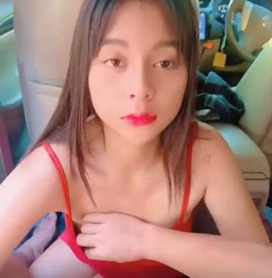 mintra4444 ชุดแดงบนรถ onlyfans